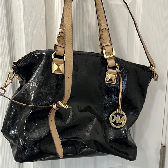 COPY - Black Michael Kors Women's Bag - Picture 1 of 4